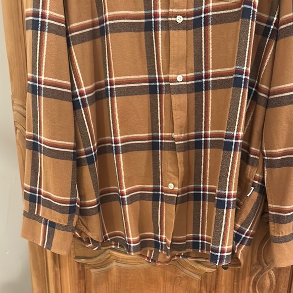 The North Face Tan and Navy Plaid Shirt - Picture 6 of 8